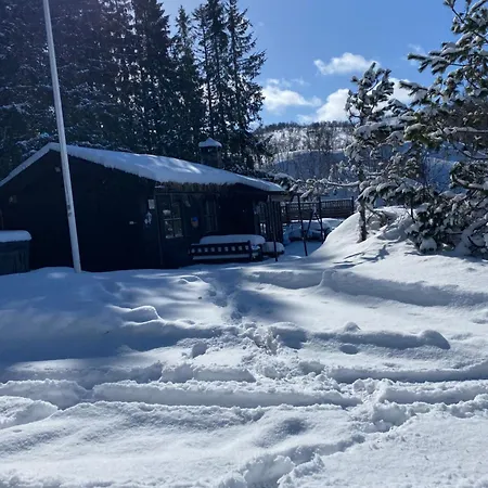 Koselig Ved Kjerag, Skiloyper Og Skitrekk *